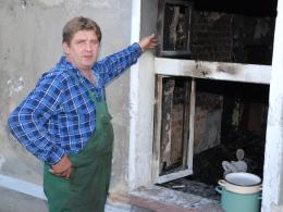 Krystian Czaja uratował życie dwójki malutkich dzieci i opiekującej się nimi starszej pani.
