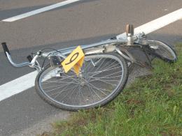 Rowerzystka wjechała na czerwonym świetle