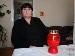 - Nic nie zwróci mi już męża, mówi zapłakana Weronika Rak, żona zmarłego w wypadku mężczyzny.
