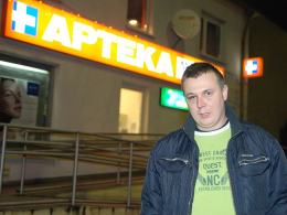 - Gdy powiedziałem, że nie mam papierosów, zaczęli mnie bić i kopać - opowiada Jacek z Opola.