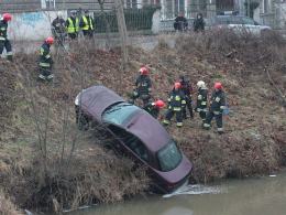 Wjechał po pijaku do Młynówki