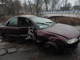 Wjechał po pijaku do Młynówki