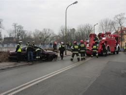 Wjechał po pijaku do Młynówki