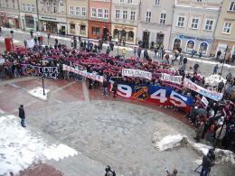 Kibice Odry Opole manifestowali pod Ratuszem