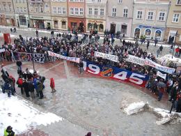 Kibice Odry Opole manifestowali pod Ratuszem