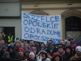 Kibice Odry Opole manifestowali pod Ratuszem
