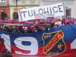 Kibice Odry Opole manifestowali pod Ratuszem