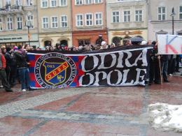 Kibice Odry Opole manifestowali pod Ratuszem