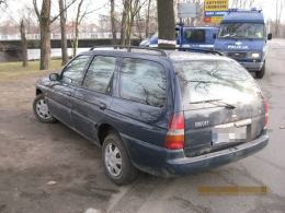 Po pijaku i bez prawka staranował bramę warsztatu