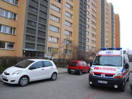 Trzy tygodnie mieszkał ze zwłokami