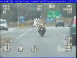 W Nysie policjanci zatrzymali 15-latka jadącego motorowerem ponad 90 km/h.