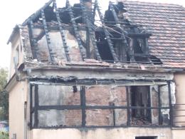 Wyskoczył z okna żeby przeżyć