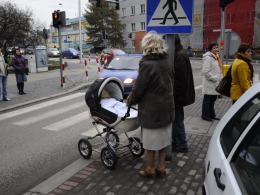 Potrącił matkę z dzieckiem