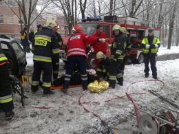 Poślizg zakończył się na latarni