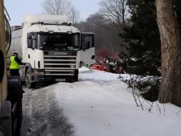 Kierowca malucha walczy o życie