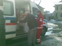 Uwaga na śnieg spadający z dachów !