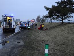 Wtargnął pod rozpędzony samochód