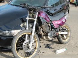 Uderzył motorem w bmw