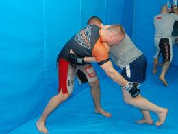 MMA: Prawie wszystkie chwyty dozwolone