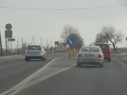 Podobne sytuacje można zobaczyć na co dzień na opolskich drogach. To zdjęcie, kilka dni temu wykonał nasz reporter, jadąc z Opola do Krapkowic.