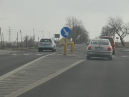 Tak się kończy wyprzedzanie na skrzyżowaniu