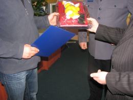 Komendant policji nagrodził za obywatelską postawę