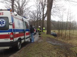 Nietrzeźwy kierowca wjechał w drzewo