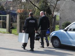 Obezwładnili i okradli 88-letnią kobietę