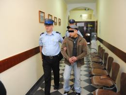 Ukradł 20 złotych, portfel i komórkę. Stanął przed sądem
