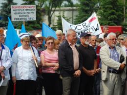 Protest przeciw odwołaniu dyrektora NFZ