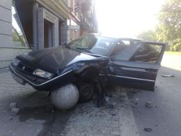 Toyota dachowała na Ozimskiej w Opolu