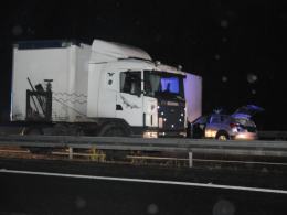 Kierowca ciężarówki zawracał na autostradzie