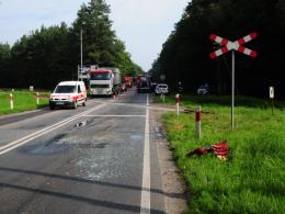 Karambol 4 pojazdów na przejeździe kolejowym