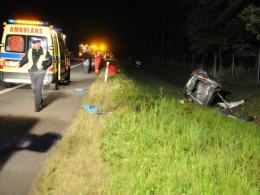Kierowca wypadł z auta podczas koziołkowania