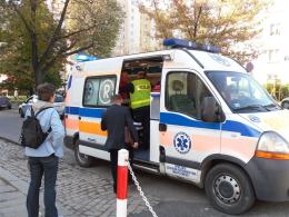 Ksiądz potrącony na przejściu