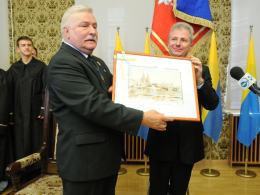 Lech Wałęsa honorowym obywatelem Opola