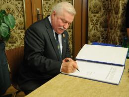 Lech Wałęsa honorowym obywatelem Opola