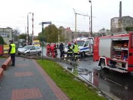 Wjechał samochodem w słup energetyczny