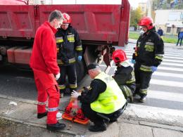 Ciężarówka potrąciła pieszą na przejściu