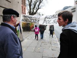 Słowne przepychanki pod kurią biskupią