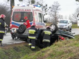 Pijany kierowca dachował w rowie