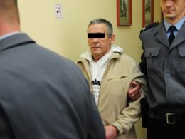 Okradli mężczyznę, grożąc mu siekierą