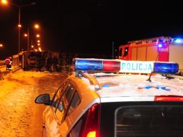 Przewrócona ciężarówka blokowała autostradę
