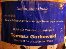 Wojna plakatowa na finiszu kampanii