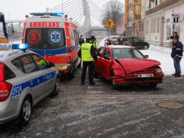 Kierowca wymusił pierwszeństwo na skrzyżowaniu
