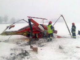 Helikopter rozbił się na polu