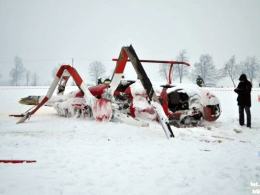 Helikopter rozbił się na polu