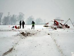 Helikopter rozbił się na polu