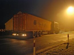 Kierowca ciężarówki stracił orientację we mgle