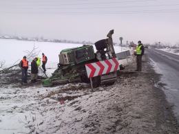 Koparka przewróciła się pod Opolem